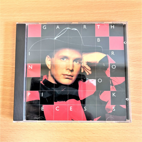 Garth-Brooks-In-Pieces-CD-Country-19.11.2022-1-1024x1024