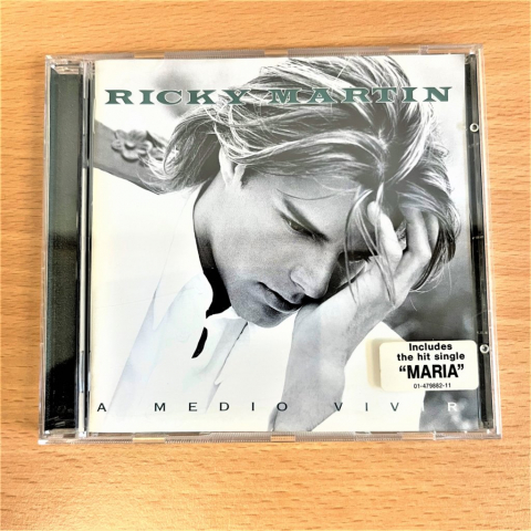 Ricky-Martin-A-Medio-Vivir-CD-Pop-Musik-19.11.2022-1-1024x1024