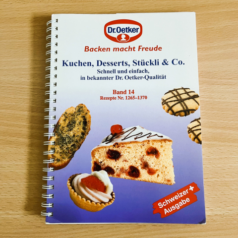 Dr. Oetker – Backen – Ringbuch – Kuchen – Desserts – Stückli – Schweizer Ausgabe – Secondhand - 1