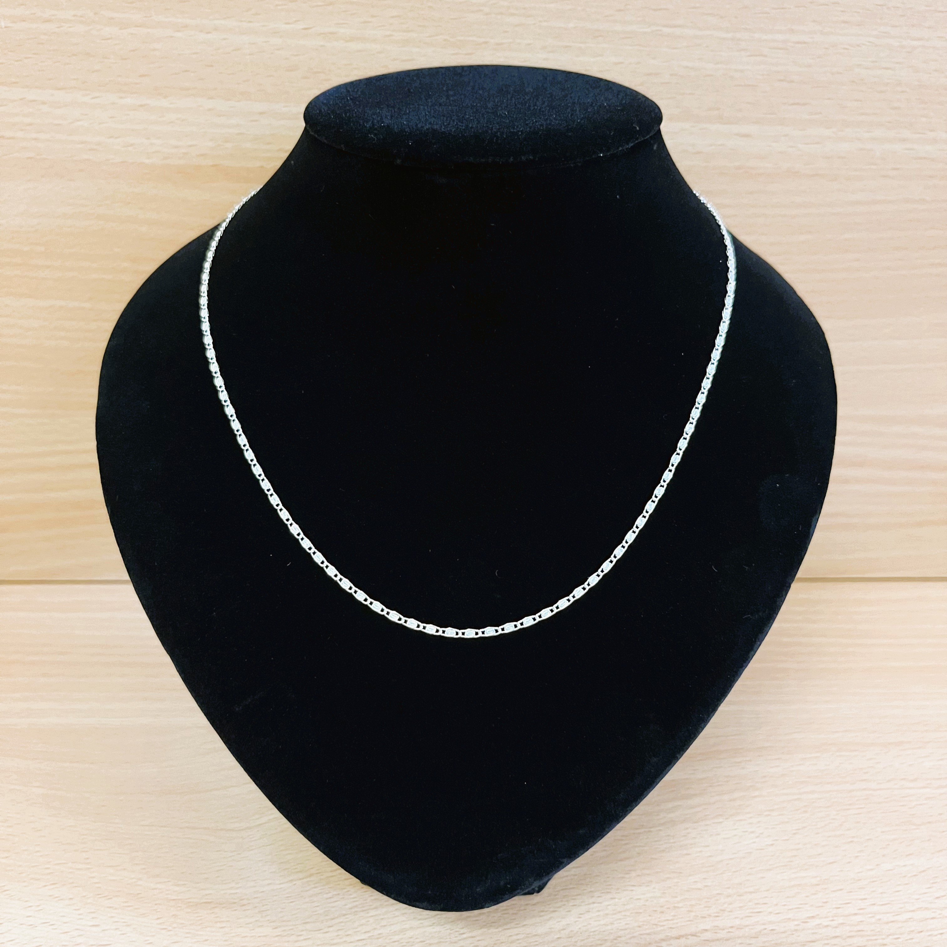 halskette – schmuck – silberfarben – gliederkette – damenschmuck – modeschmuck – kette – elegant – accessoire – 1