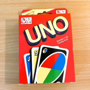 UNO Kartenspiel, Kartenspiel Klassiker, Familienspiel, Gesellschaftsspiel, Spieleabend Familie, Kartenspiel Kinder, UNO Spiel, Klassiker Spiel, Reisespiel - 1