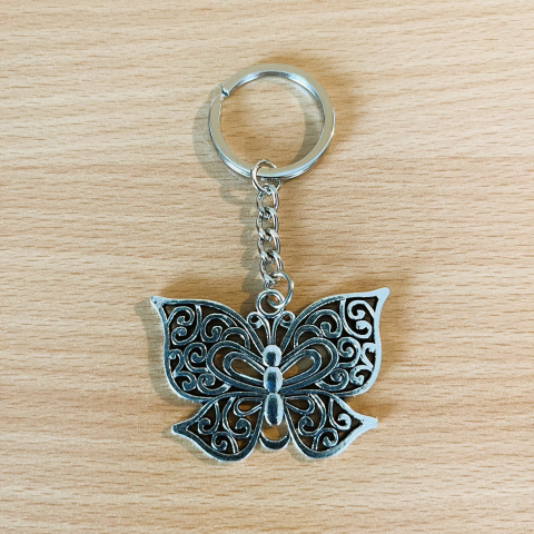 schlüsselanhänger-schmetterling-geschenk-symbol-neuanfang-elegant-accessoire-metall-kette-tasche-schlüsselbund-dekorativ-stilvoll-geschenkidee-1